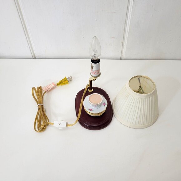 Night Light with Trinket Box/Pill Box and Lampshade - Picture 8 of 8
